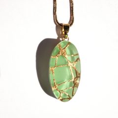 Gold net on the heart green
