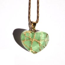 Gold net on the heart green
