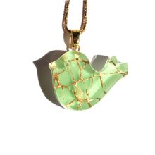 Gold net on the heart green
