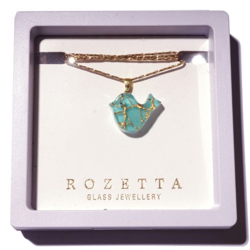 Gold net on the heart green