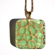 Gold net on the heart green