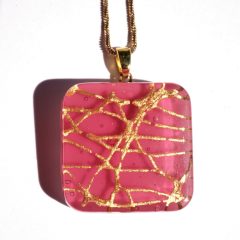 Gold net on the heart green